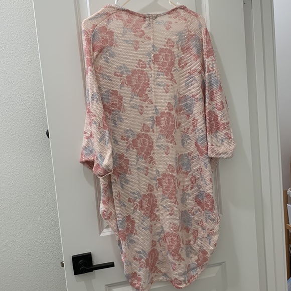 Like new 💖 Desert style 🌵dolman wrap for summer or autumn pink light knit - Picture 5 of 6